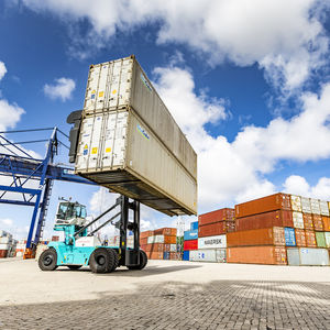 Empty container handler at Kramer terminal